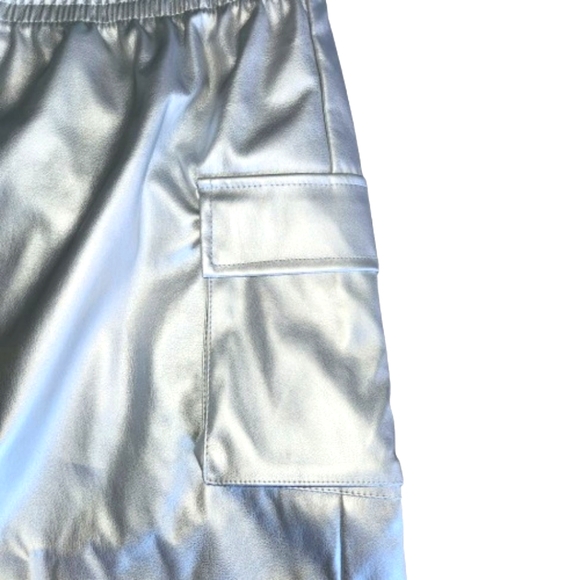 SILVER ☆ BUTTER SOFT ☆ FAUX LEATHER ☆ CARGO POCKET SHORTS ☆ NWT - Picture 4 of 10